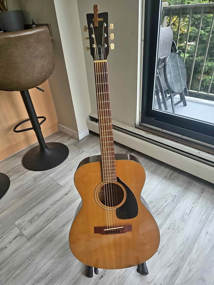 Yamaha FG-110 vintage acoustic guitar