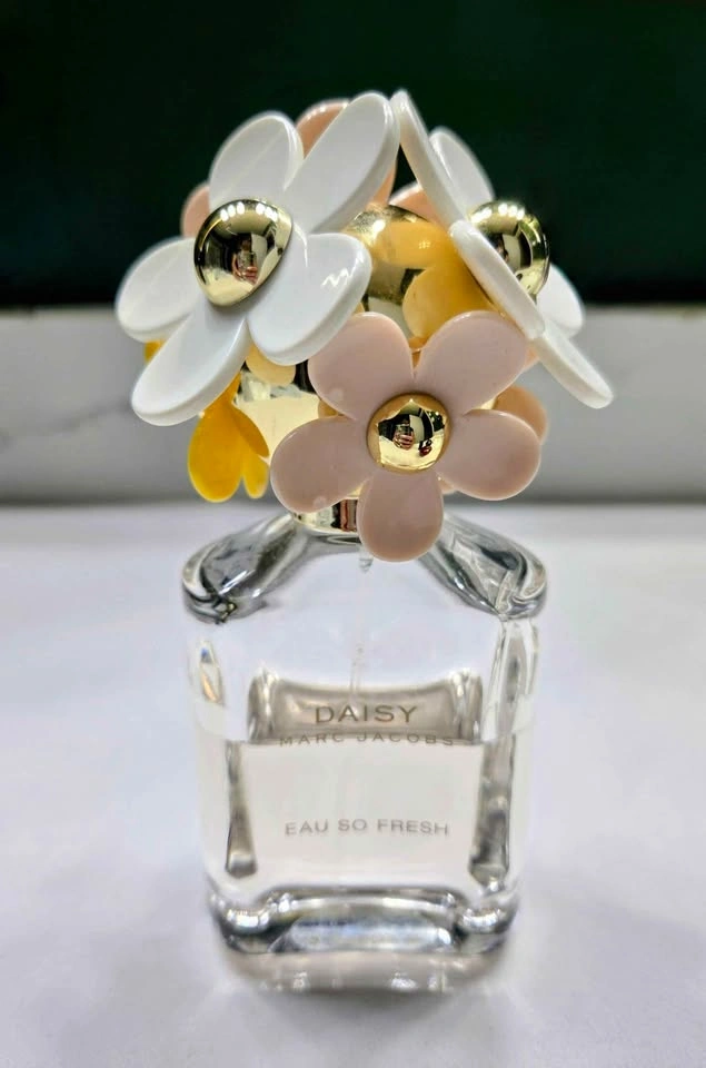 Marc Jacobs Daisy Eau So Fresh perfume (75ml Bottle)