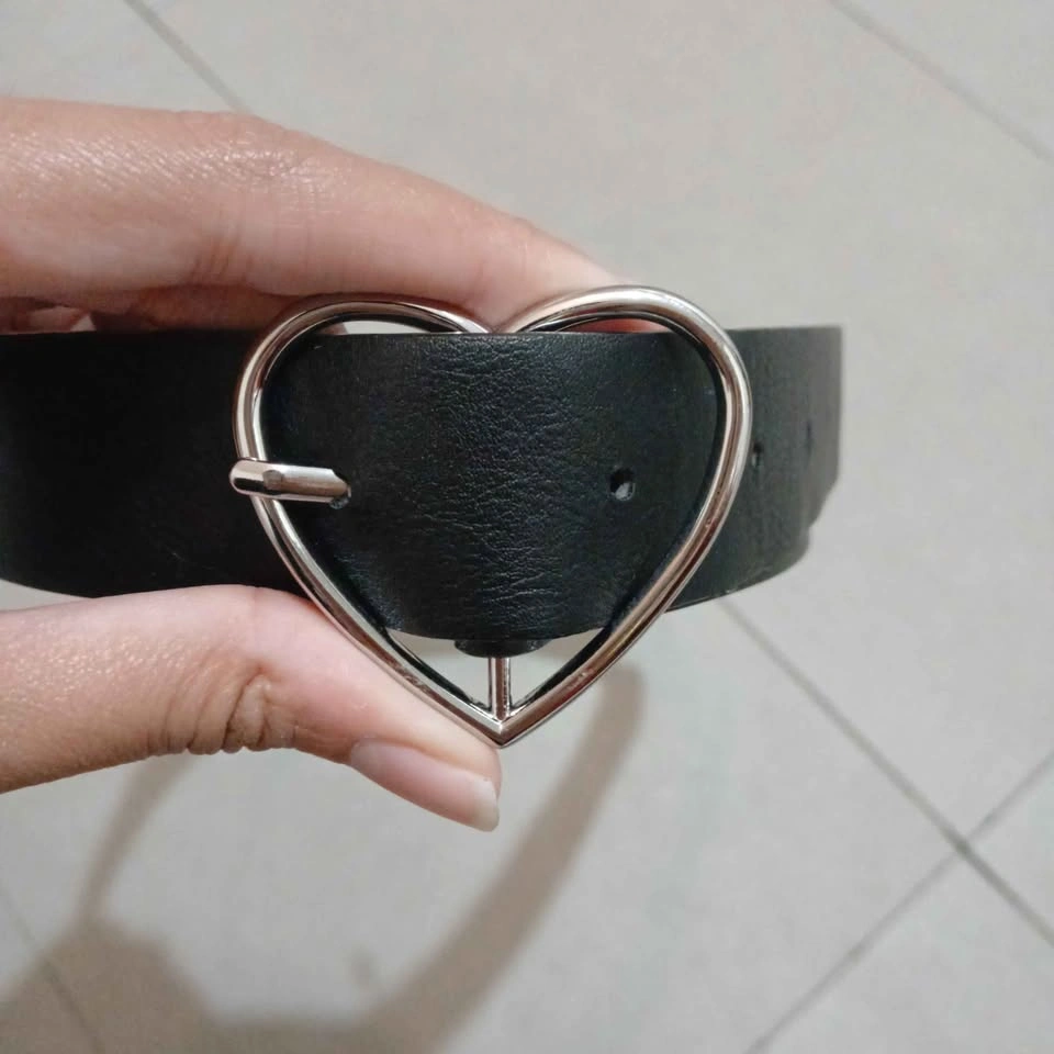 Brandy Melville Black Heart Buckle Belt - photo 5