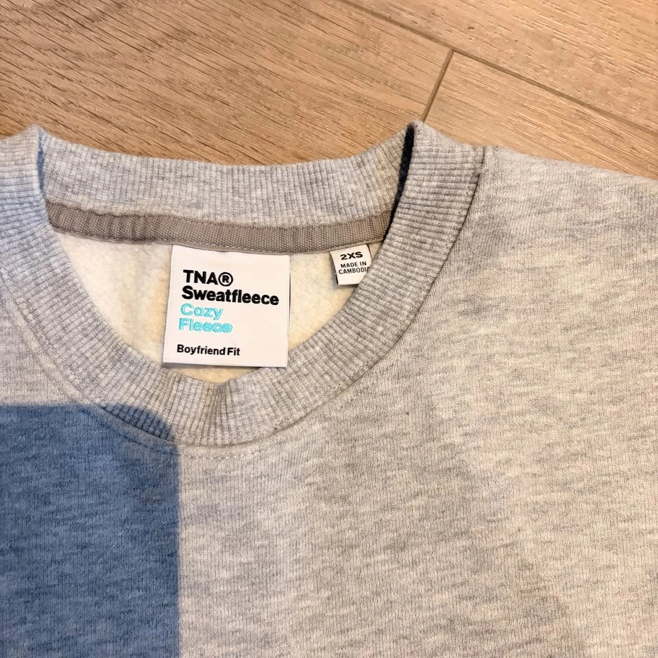 aritzia / TNA hoodie + crew neck - photo 5