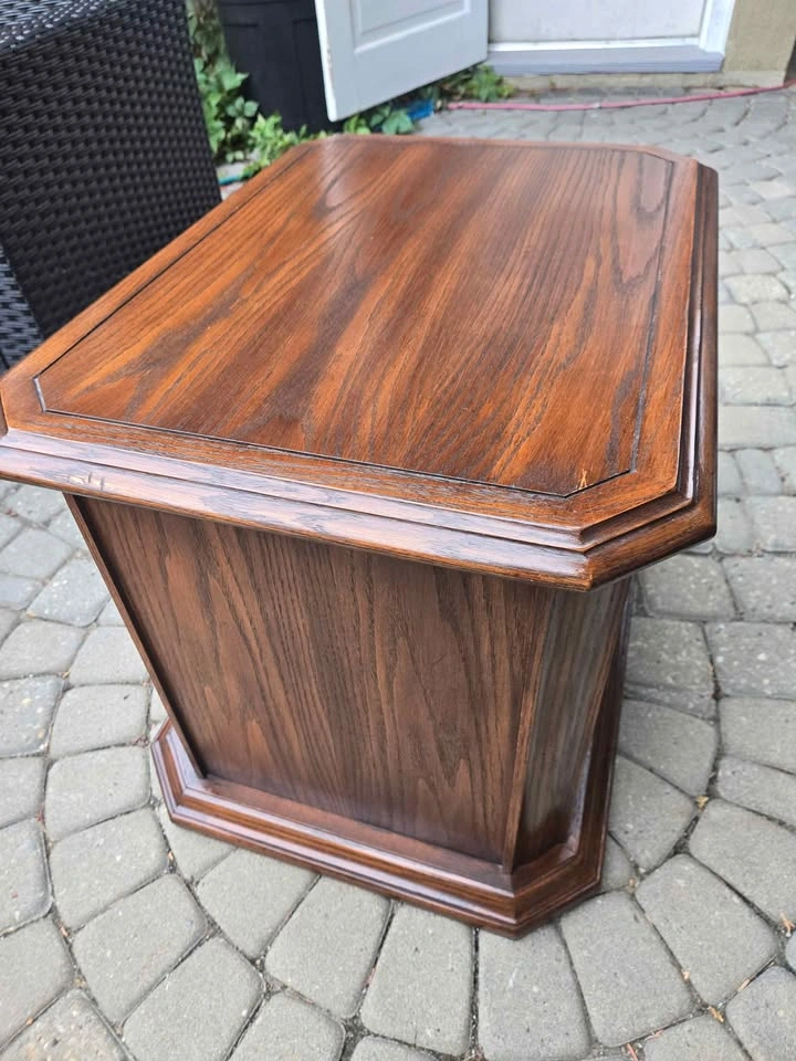 Oak Cabinet End Table / Side Table w/ Storage - photo 4