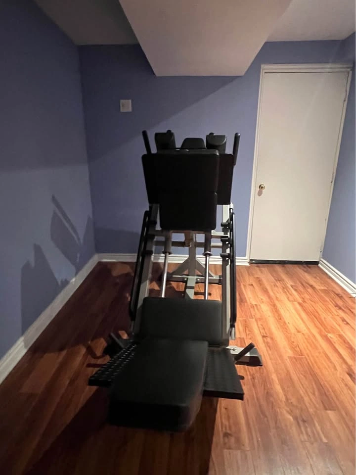 Leg Press and Hack Squat Machine