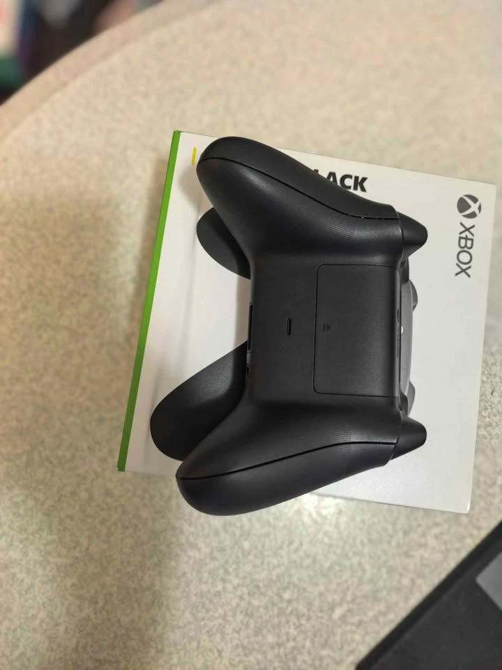 Xbox Wireless Controller Carbon Black - photo 4