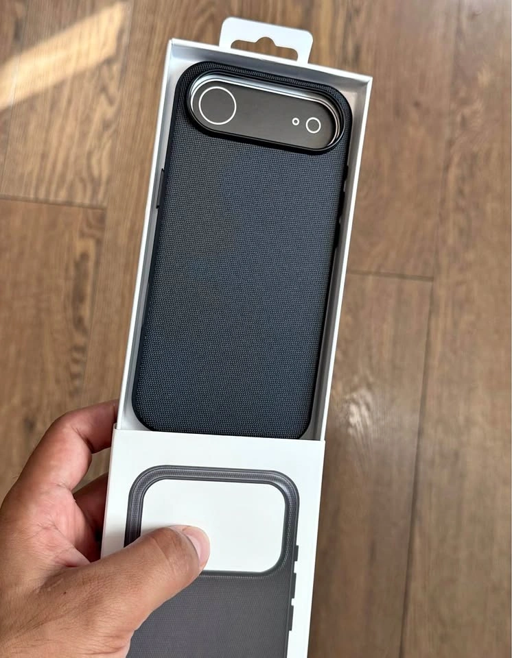 iPhone Air/ 17 AIR premium tech woven case in box *NEW*