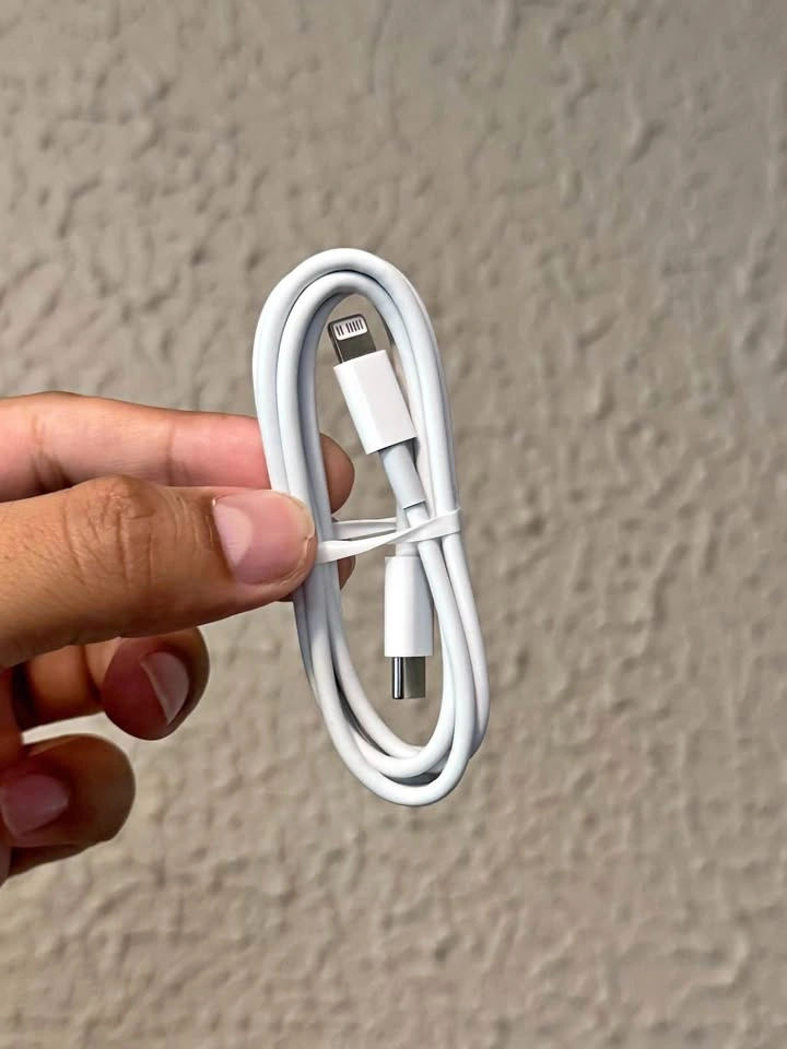 USB C to iPhone / lightening cable *NEW*