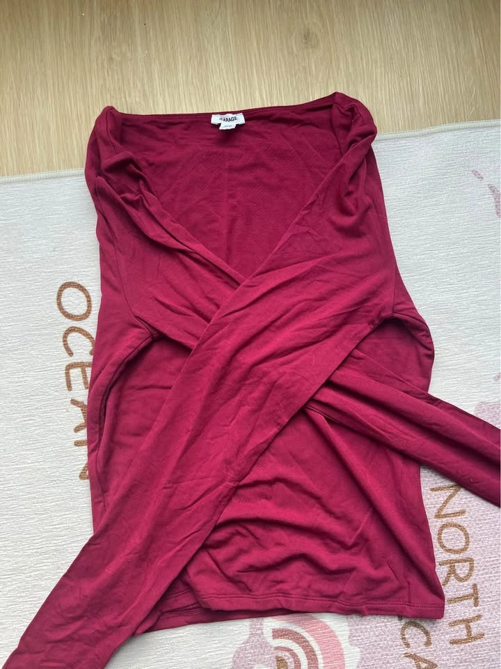Garage Size M Red Square Neckline Top - photo 2