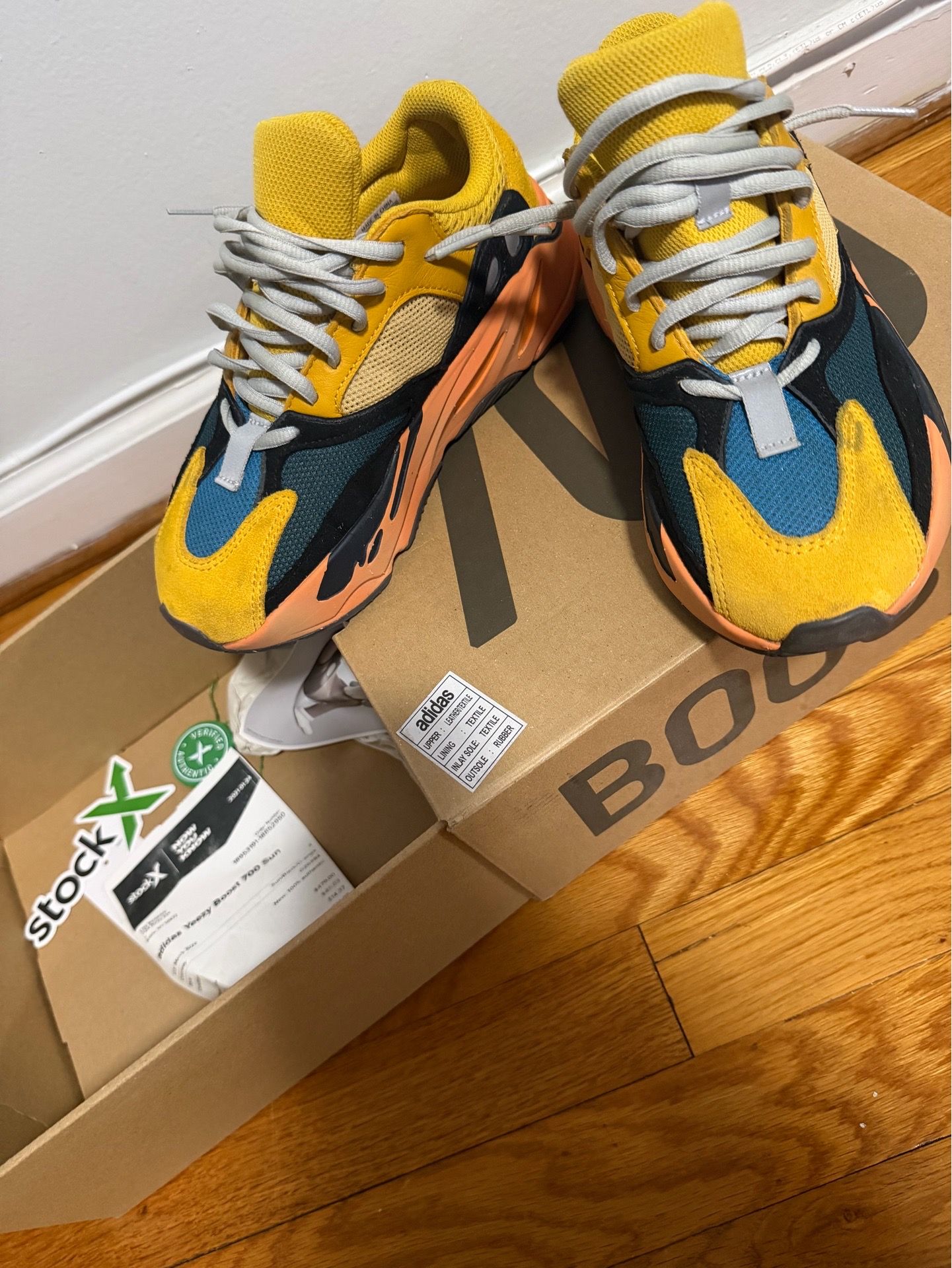 Yeezy 700 sun gradeschool
