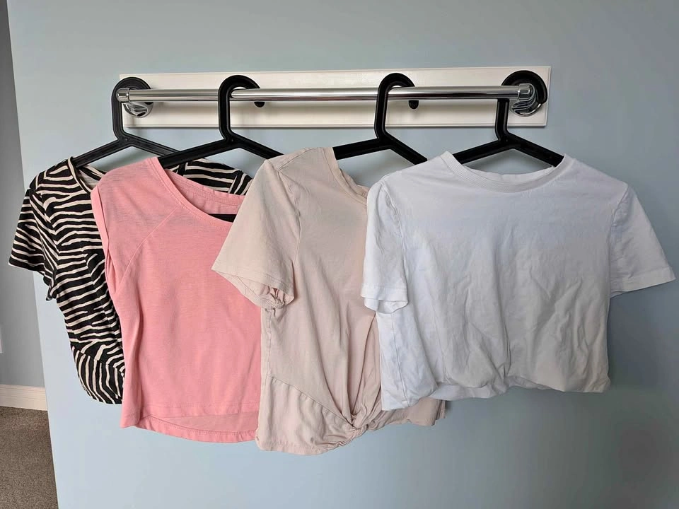 Crop tops size small