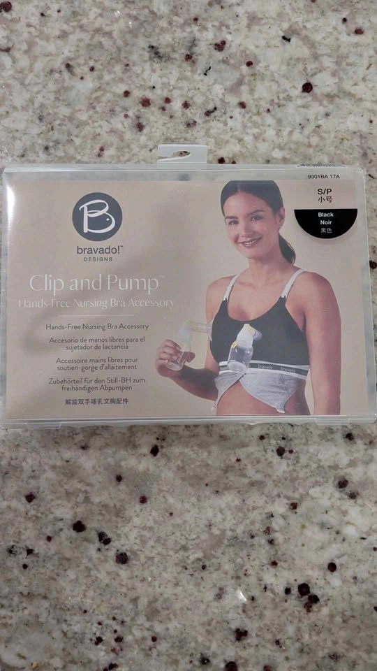 New with tags Bravado hands free nursing bra attachment
