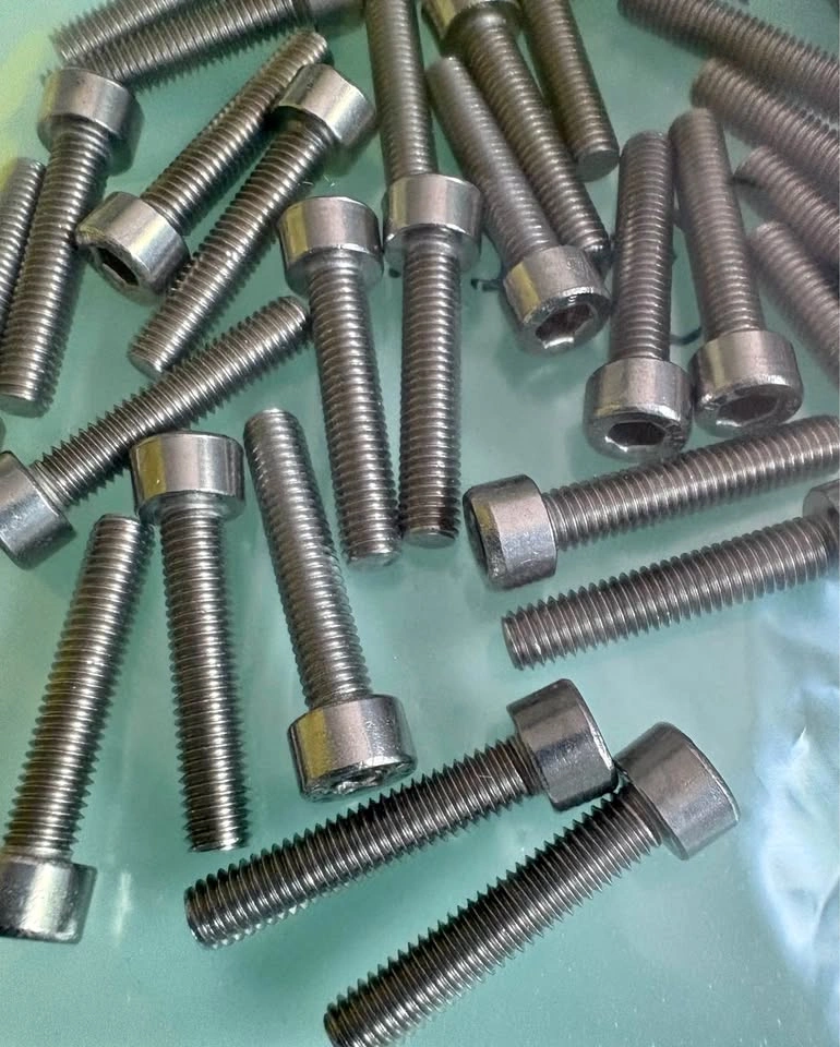 M5 x 20 Stainless Steel Socket Head Cap Screws Lot of 30