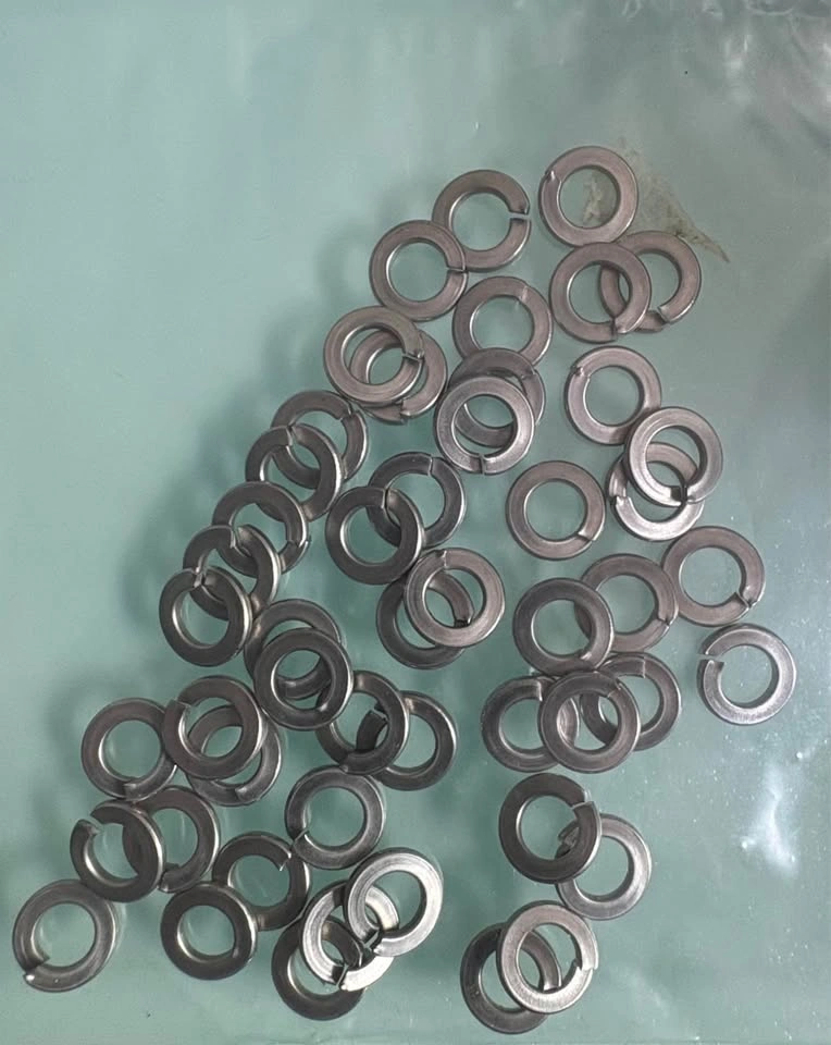Stainless Steel Split Lock Washers 50pcs. 5cm - photo 2