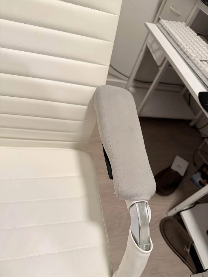 Moving Out Sale - Computer Desk and Office Chair - photo 3
