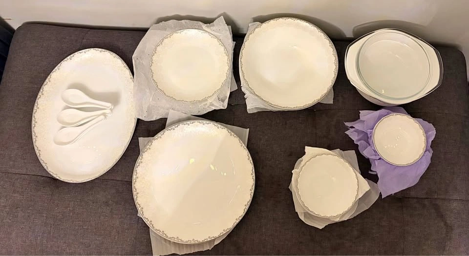 Dinnerware Set