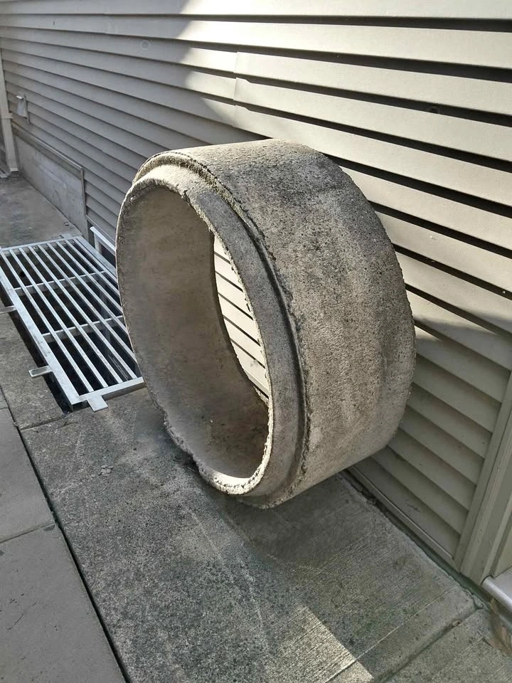 Concrete manhole riser