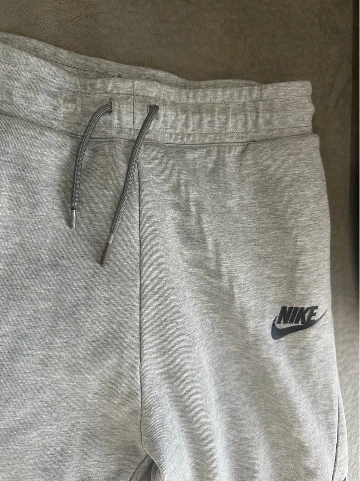Kids Nike Tech Fleece Joggers Size XL Grey - photo 3