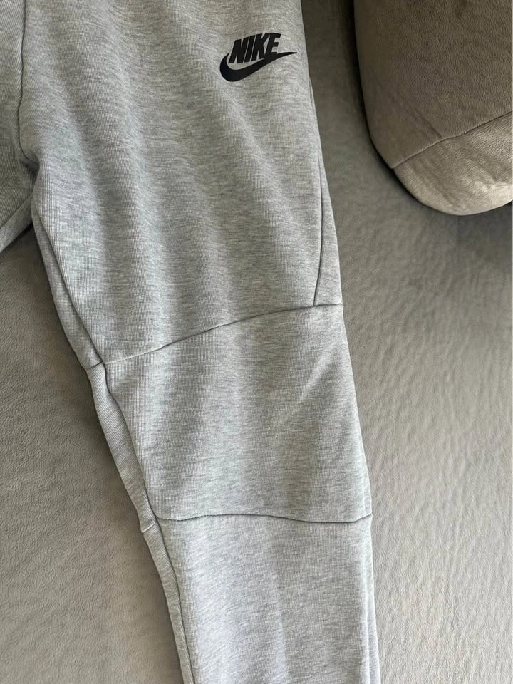 Kids Nike Tech Fleece Joggers Size XL Grey - photo 4