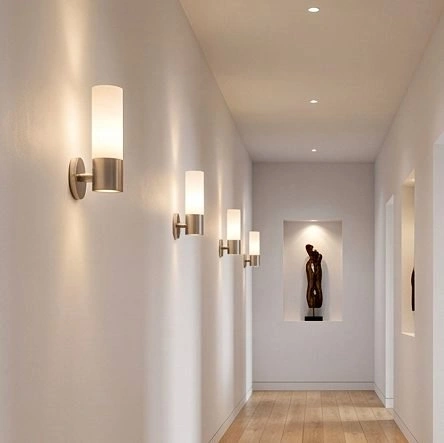 Minimalist Indoor Wall Lamp – Frosted Cylinder Glass Sconce