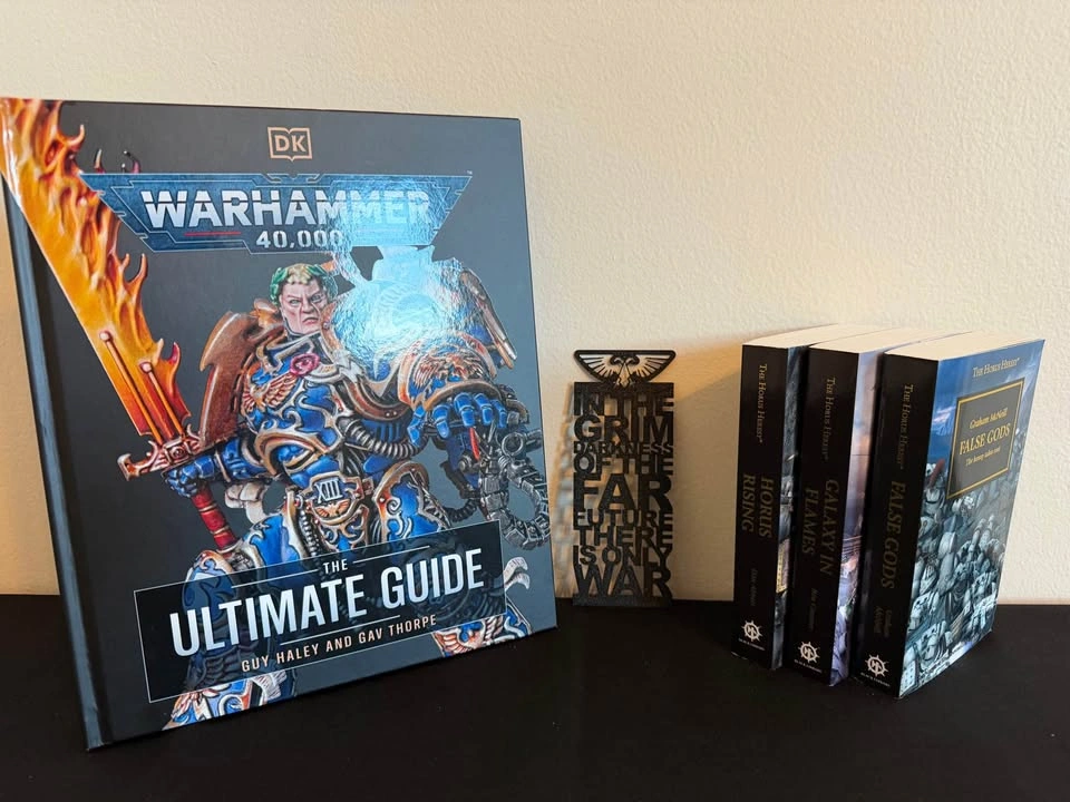Warhammer 40,000 The Ultimate Guide and Horus Heresy Bundle - photo 2