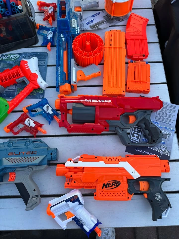 Nerf Guns, Ammo, Nike Bag and Case - photo 3