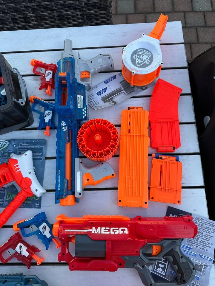 Nerf Guns, Ammo, Nike Bag and Case - photo 4