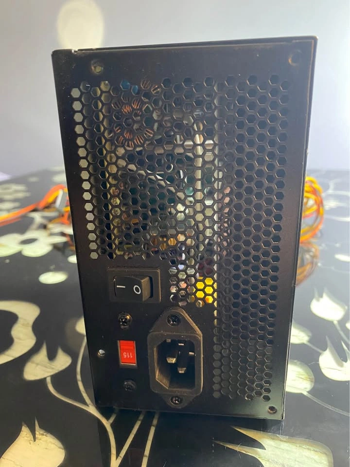 Thermaltake TR2 600W Power Supply - photo 3