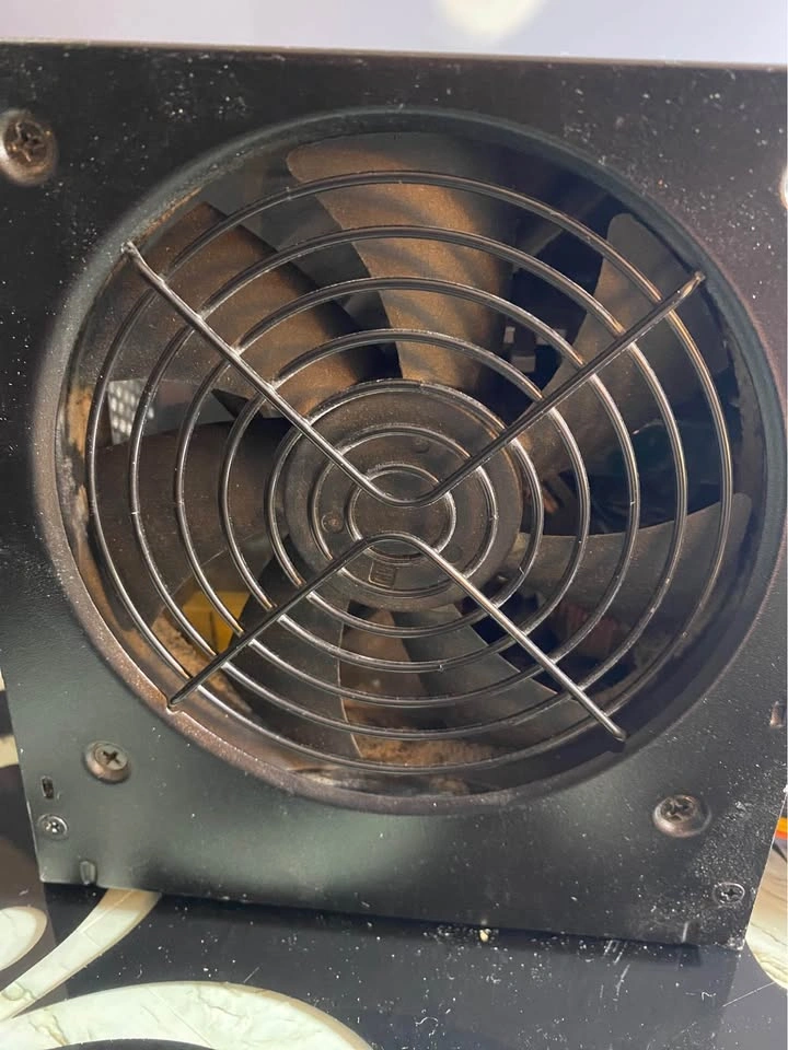 Thermaltake TR2 600W Power Supply - photo 4