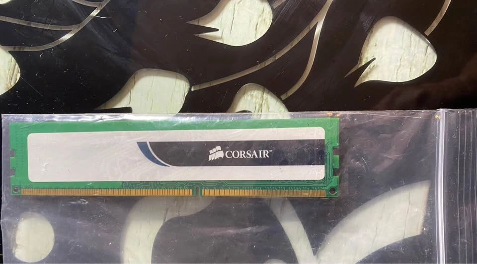 Corsair CMV4GX3M2A1333C9 Desktop RAM - photo 2