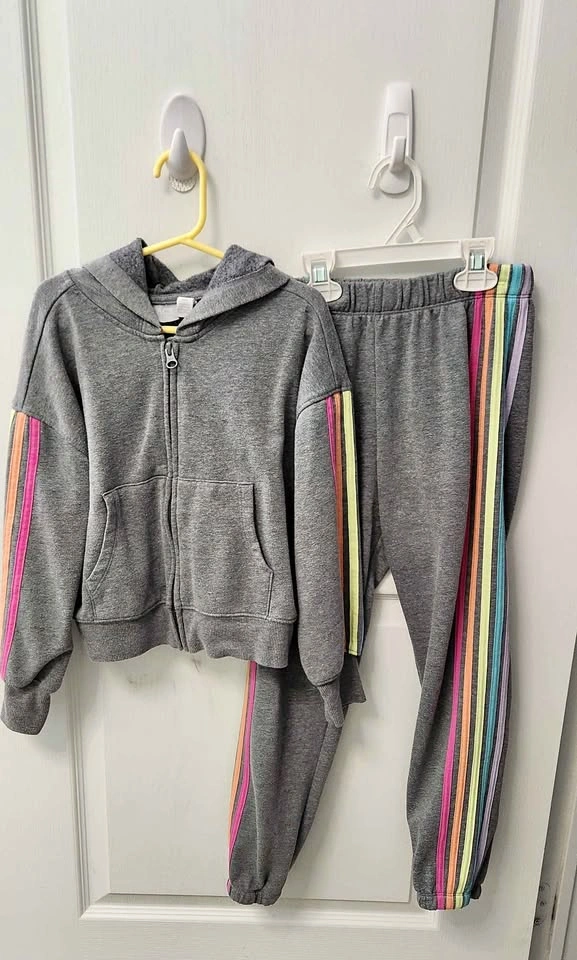 USED: Girls Hoodie and Sweatpants Set Size 7/8