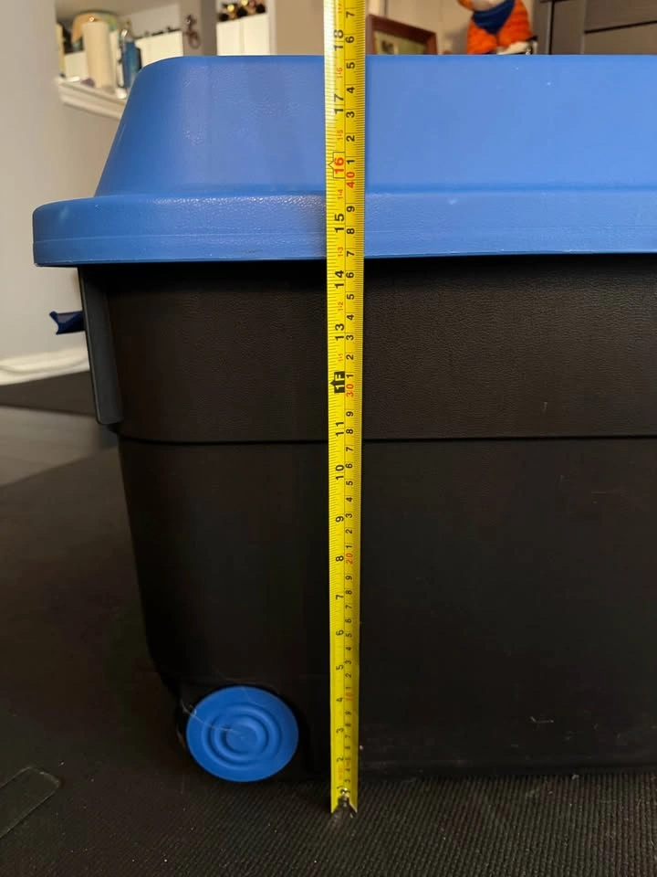 Sturdy storage bin/tote with wheels - photo 5