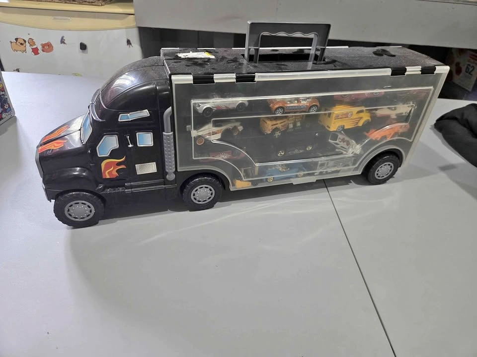 Hotwheels Truck Filled With Hotwheels