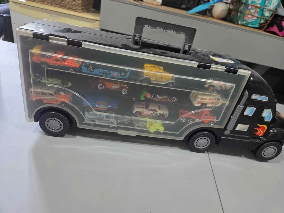 Hotwheels Truck Filled With Hotwheels - photo 2