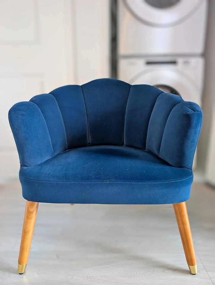 HOMCOM Navy Blue Velvet Accent Chair with Wooden Legs