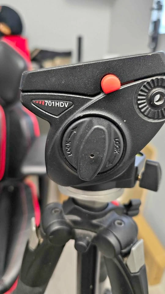 Tripod with dolly