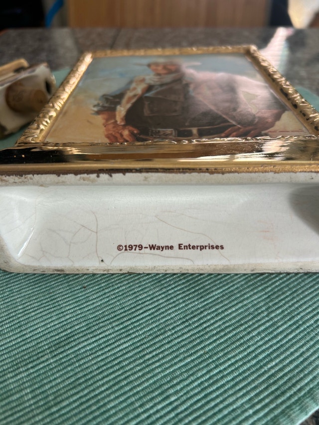 John Wayne 1979 Bourbon Decanter - photo 5