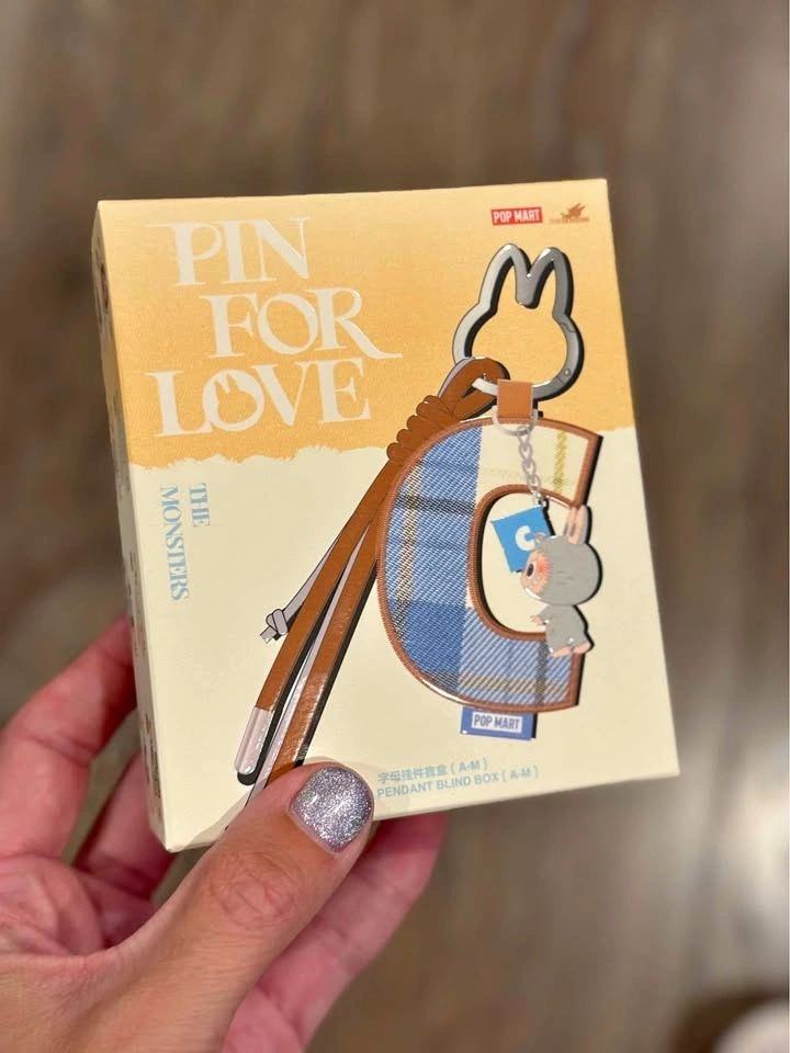 BNIB AUTHENTIC Pin for love letter pendants Labubu