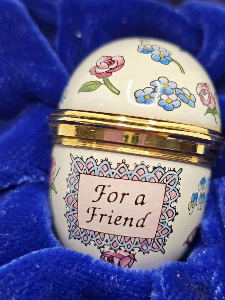 HALCYON DAYS ENAMEL "For a Friend" Keepsake egg in box
