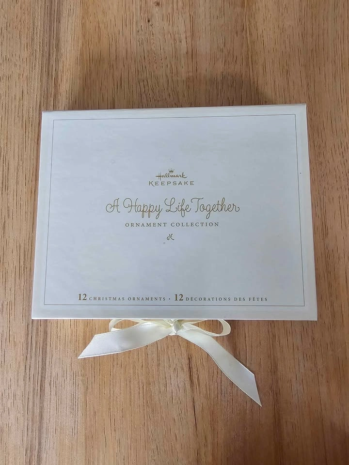 Hallmark Keepsake 2006 A Happy Life Together ornament set - photo 2