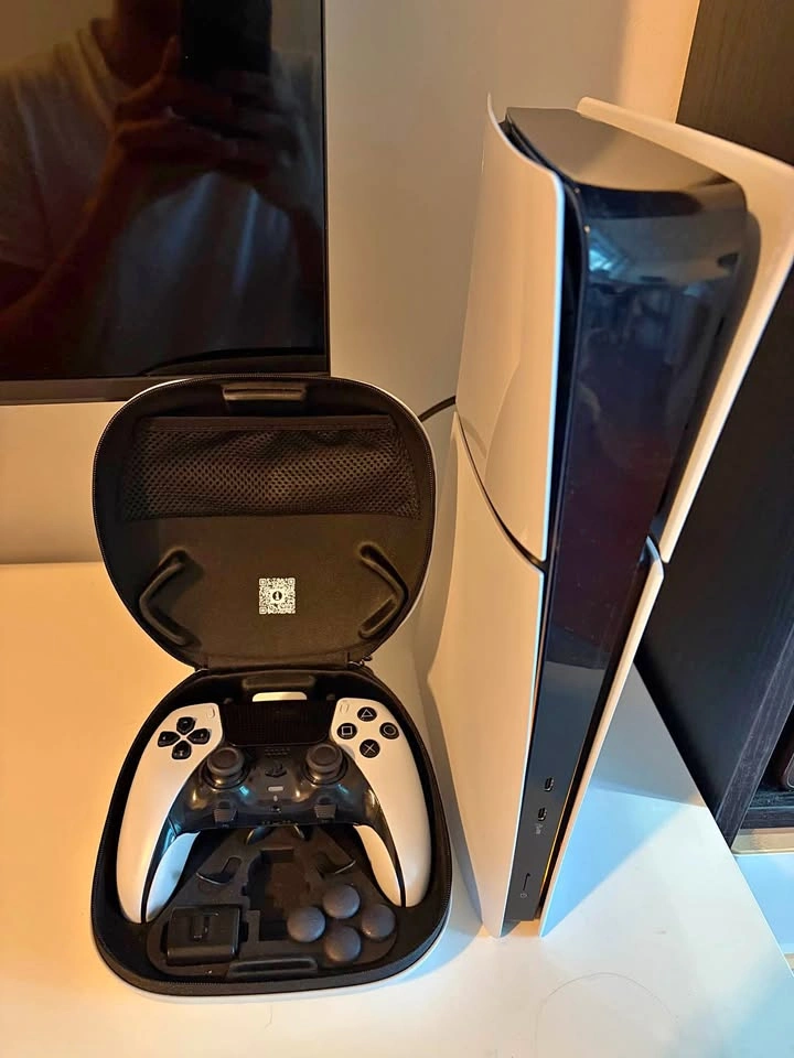 PS5 Digital with Dualsense Edge controller