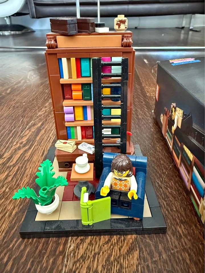LEGO Ideas Books Are My Passion 40698