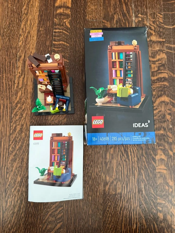 LEGO Ideas Books Are My Passion 40698 - photo 2