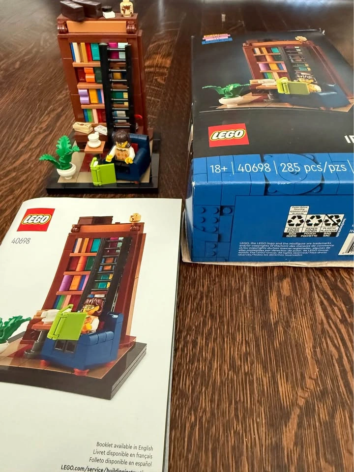 LEGO Ideas Books Are My Passion 40698 - photo 3