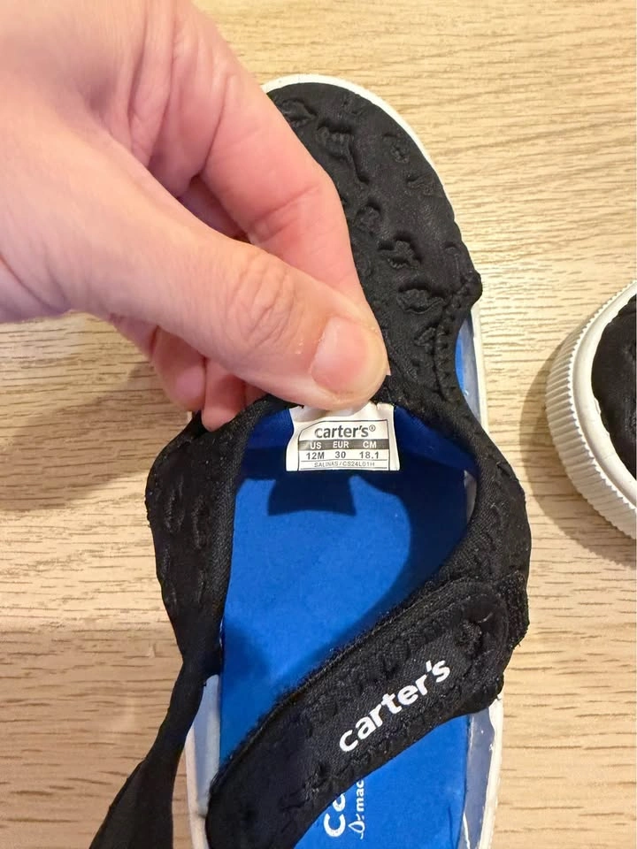 Carter's Water Shoes size 12 kids - photo 3
