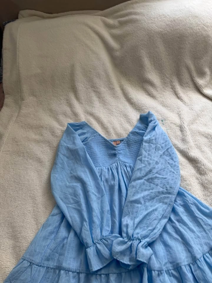 Woman’s dress - photo 2
