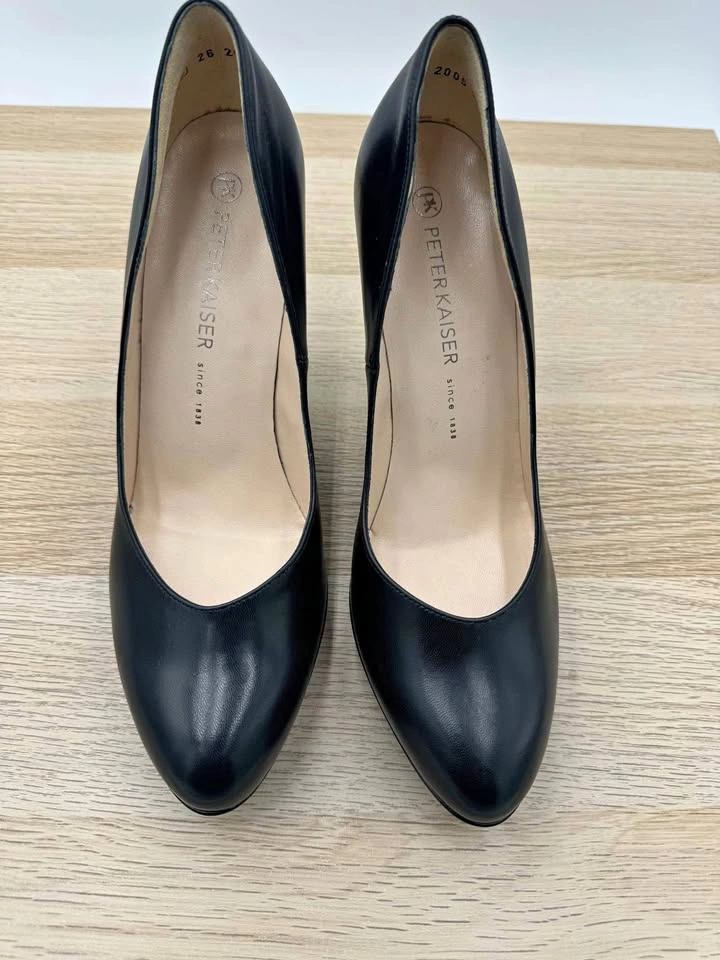 NEW Peter Kaiser leather high heels