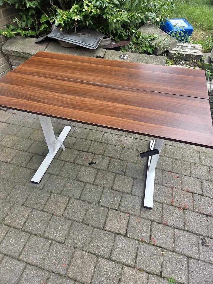 48” x 28” Electric Standing Desk – Height Adjustable – Walnut