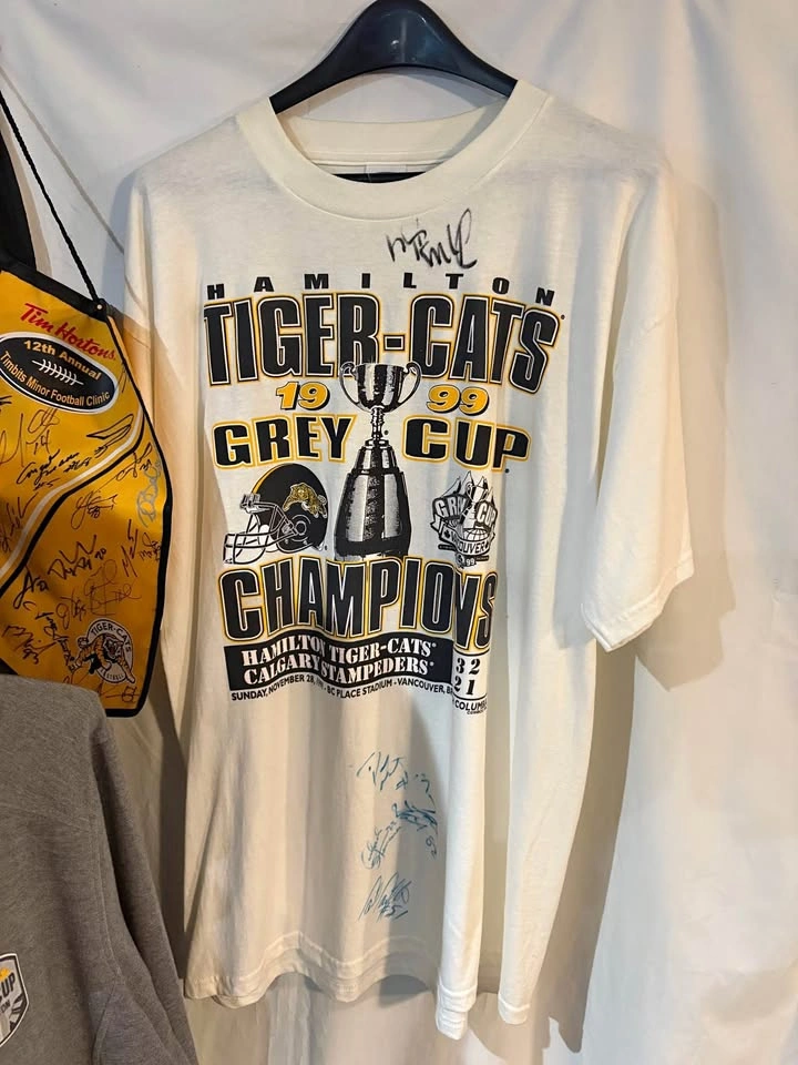 Hamilton Tiger-Cats 1999 CFL Grey Cup Champions Signed T-Shirt!