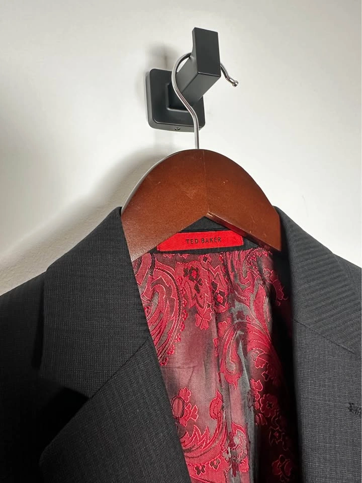 Ted Baker London Endurance Men’s Pinstripe Blazer 40R-42 - photo 4