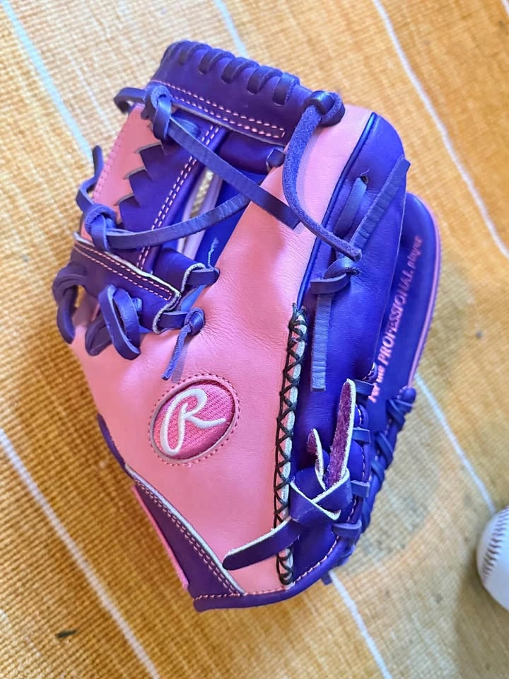 Rawlings Heart of the Hide 11.5” Baseball Glove – Pink/Purple