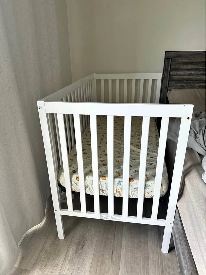 Dream on me synergy 5 in 1 crib - lightly used