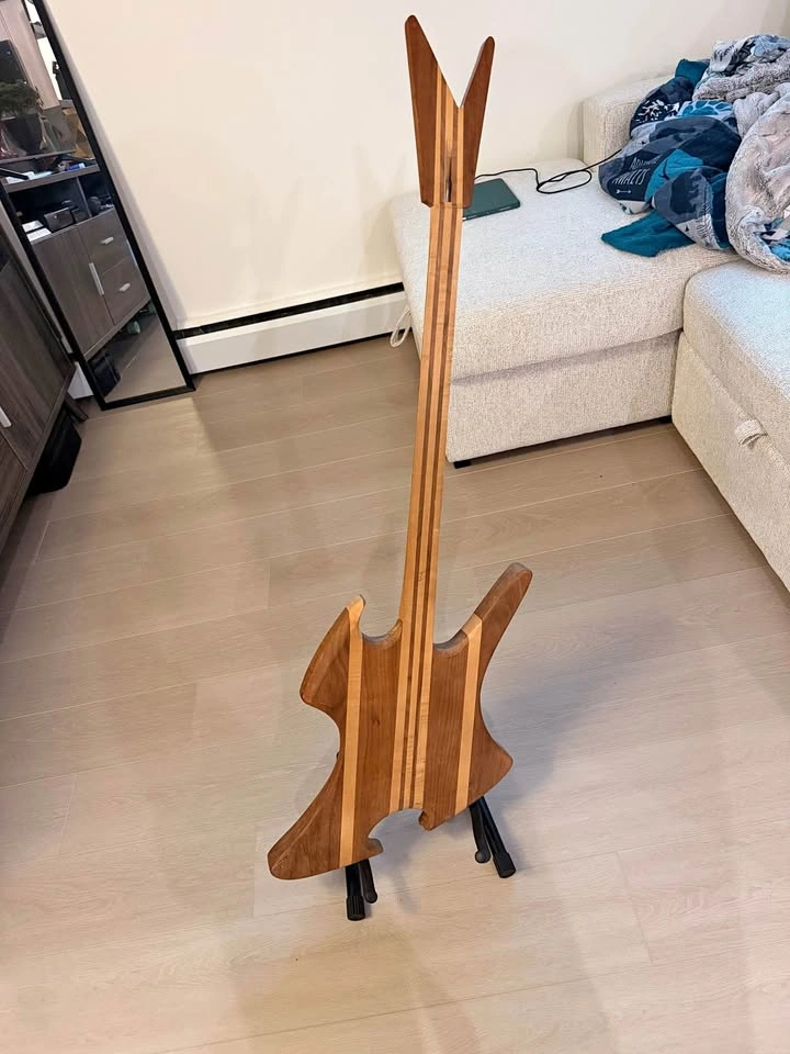 Decorative guitar